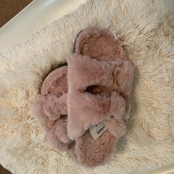 FUZZY FAUX FUR SANDALS, SLIDES, SLIPPERS SIZE 9/10 NWT - Picture 5 of 9
